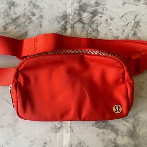 Lululemon Everywhere Belt Bag